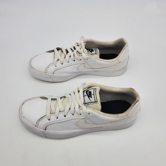 Nike Shoes Women 8 Court Royale Sneakers White A02810-102 Low Top Leather 2019 - Picture 6 of 12